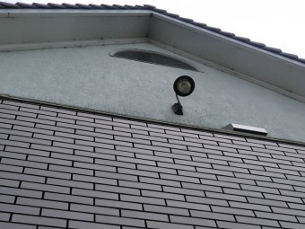 下から見た軒天塗膜劣化