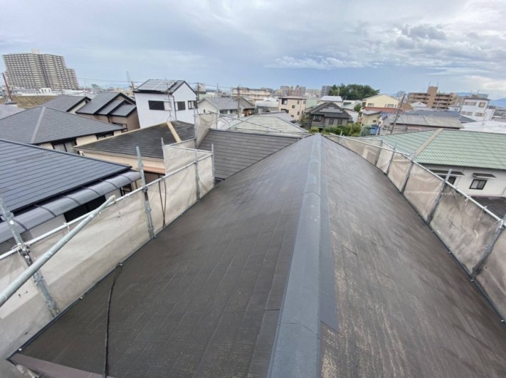 棟板金を貼ります