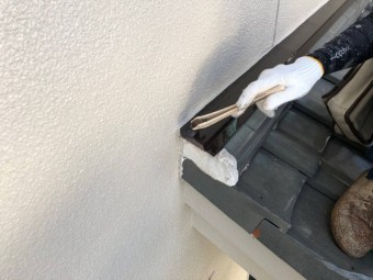 壁際板金の付帯塗装