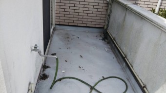防水効果の切れたベランダ