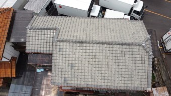 瓦屋根のお宅