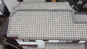瓦屋根のお宅