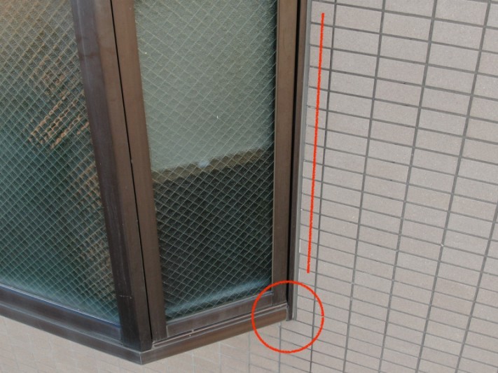 マンションの出窓付近からの雨漏り