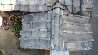 劣化が激しい瓦屋根