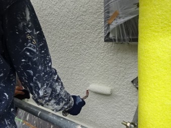 外壁の上塗り