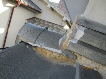 劣化した漆喰撤去