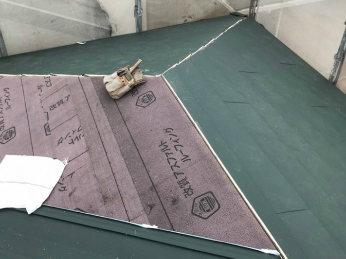 スーパーガルテクトの施工中