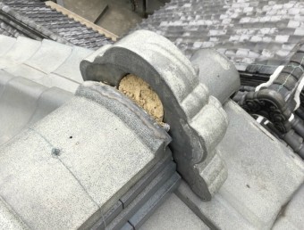 鬼瓦の漆喰