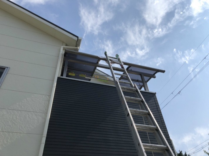 ベランダの屋根の工事