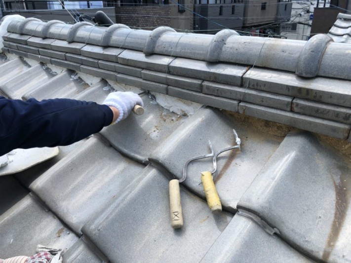 漆喰の塗り作業