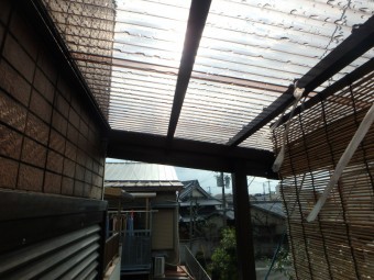 トタン屋根