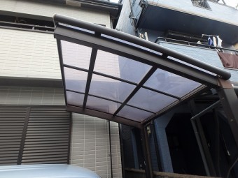 足場設置に邪魔なテラスパネル