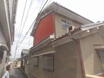 農家の家 トタン塗装
