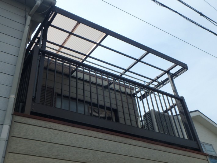 ベランダ屋根の波板