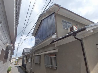 農家の家 トタン塗装