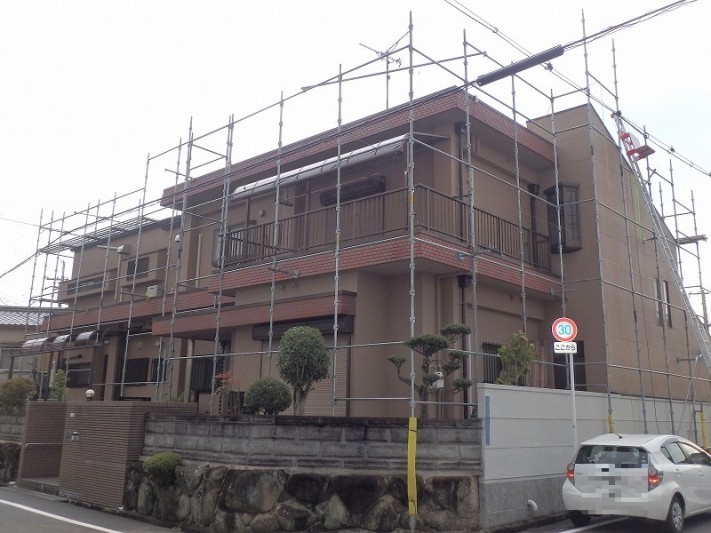 屋根工事用の足場