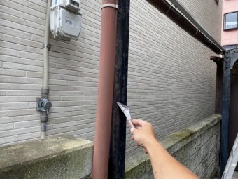 カーポート支柱サビ取り