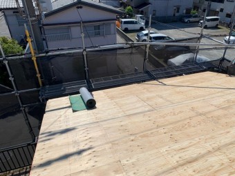 ルーフィング貼り付け