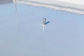 ウレタン防水の通気工法で雨漏りしている下地から水分を蒸気として脱気させる