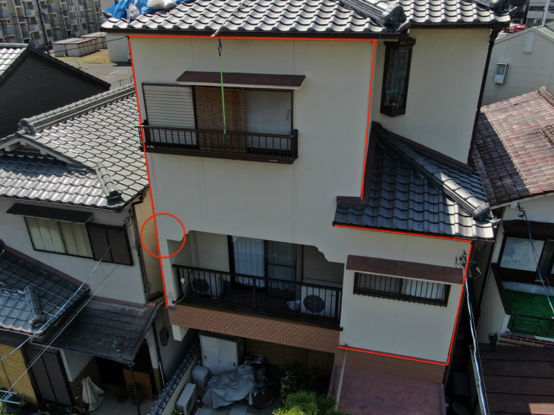 台風で外壁ひび割れ