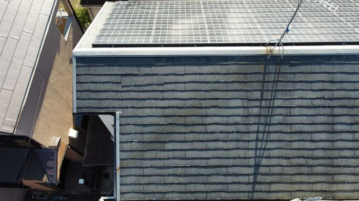 【松原市別所】パミール屋根のひび割れを無料点検！半面カバー工法で費用を抑えた事例