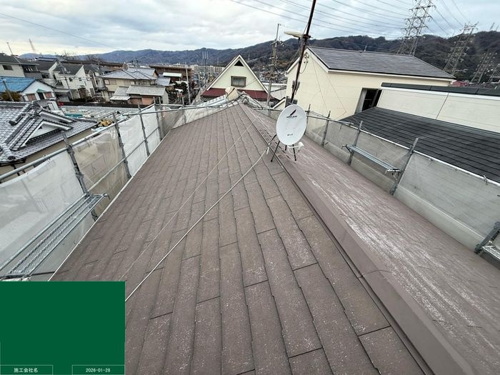 【八尾市曙川東】外壁塗装と同時に屋根の劣化も無料点検！スレート屋根の経年劣化を調査