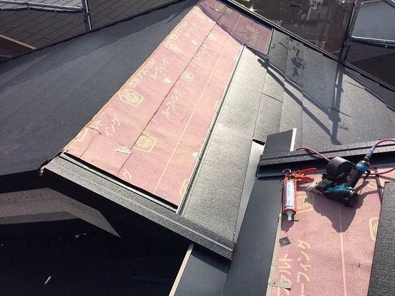 屋根カバー工法の工程